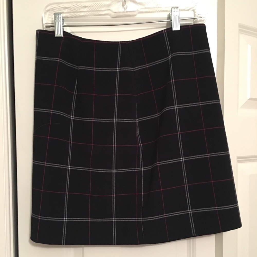 Plaid navy skirt